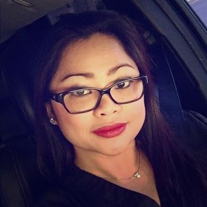 Meet your Posher, Jela